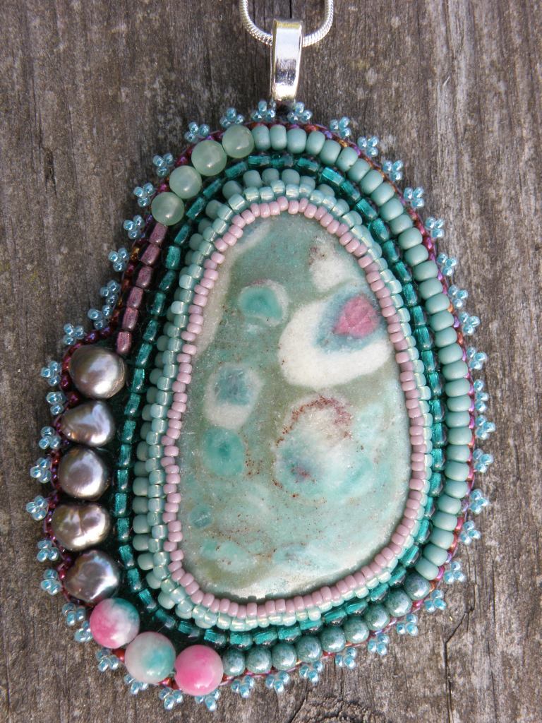 Prijs: Inclusief ketting €65,-